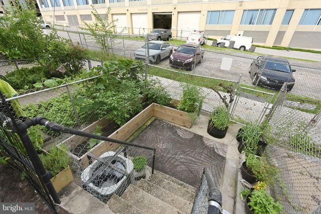 830 N WASHINGTON ST, Baltimore, MD 21205