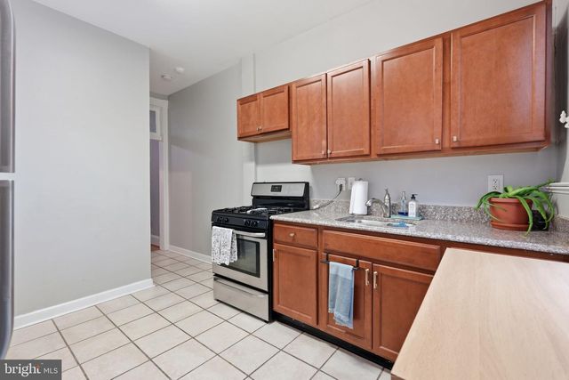 830 N WASHINGTON ST, Baltimore, MD 21205