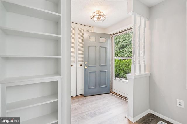 209 S VIRGINIA AVE, Falls Church, VA 22046