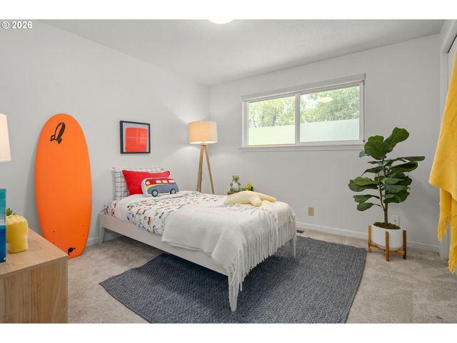 911 SNELL St, Eugene, OR 97405