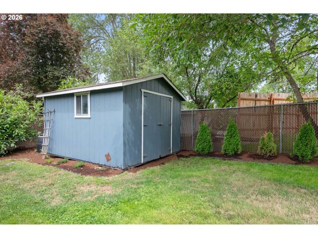 911 SNELL St, Eugene, OR 97405