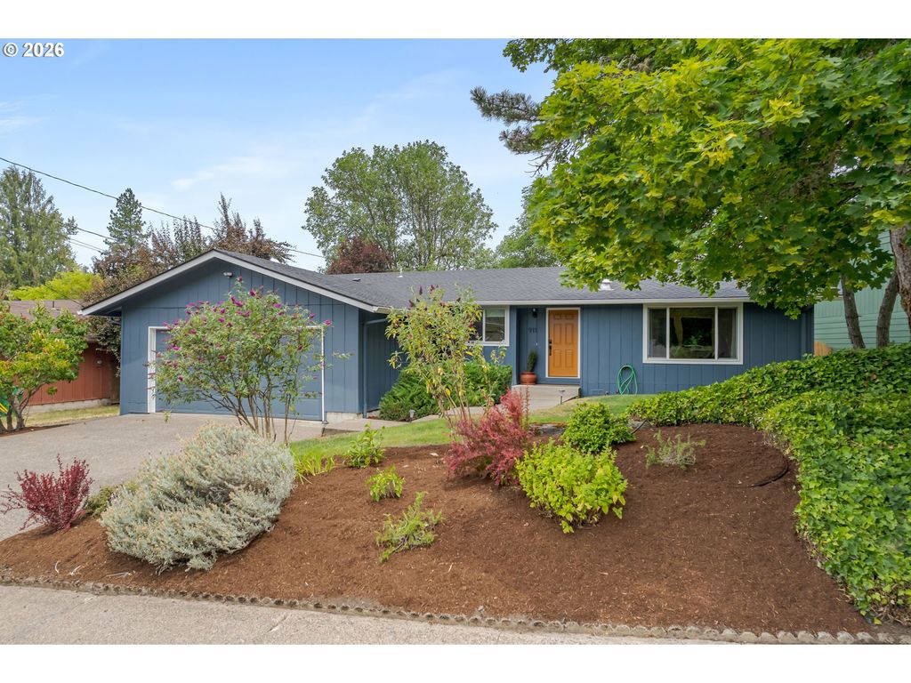 911 SNELL St, Eugene, OR 97405