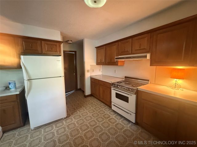 2305 Columbus, Muskogee, OK 74401