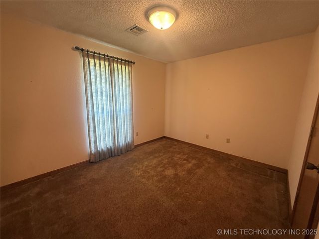 2305 Columbus, Muskogee, OK 74401