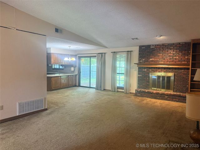 2305 Columbus, Muskogee, OK 74401