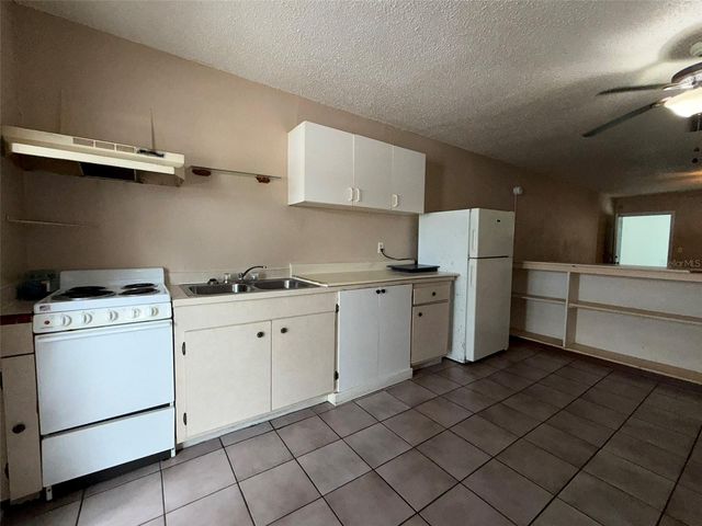 2400 25TH STREET N 2, St Petersburg, FL 33713