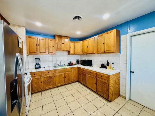 601 Mount Vernon Avenue, Bakersfield, CA 93307