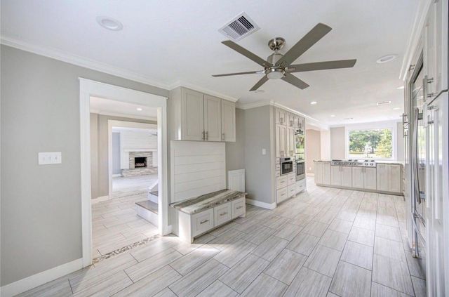 303 Old Bayou Drive, Dickinson, TX 77539