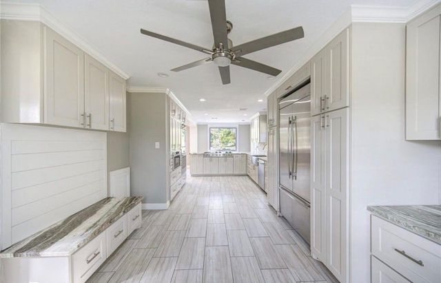 303 Old Bayou Drive, Dickinson, TX 77539