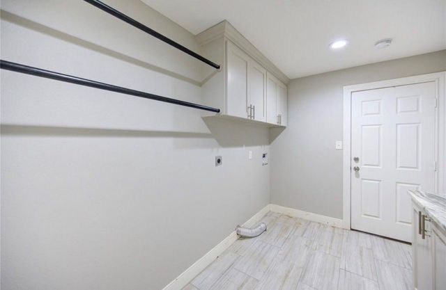 303 Old Bayou Drive, Dickinson, TX 77539