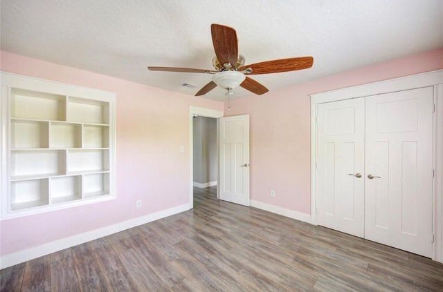 303 Old Bayou Drive, Dickinson, TX 77539