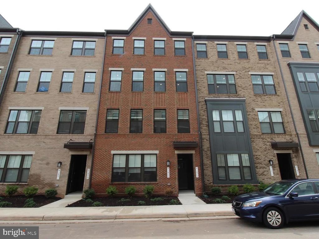 43477 STONEWOOD TER, Ashburn, VA 20148