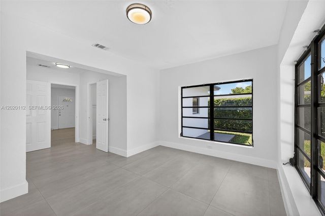 17150 NE 18th Ave 17150, North Miami Beach, FL 33162