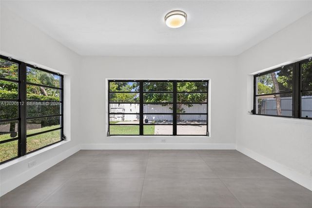 17150 NE 18th Ave 17150, North Miami Beach, FL 33162