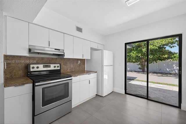 17150 NE 18th Ave 17150, North Miami Beach, FL 33162