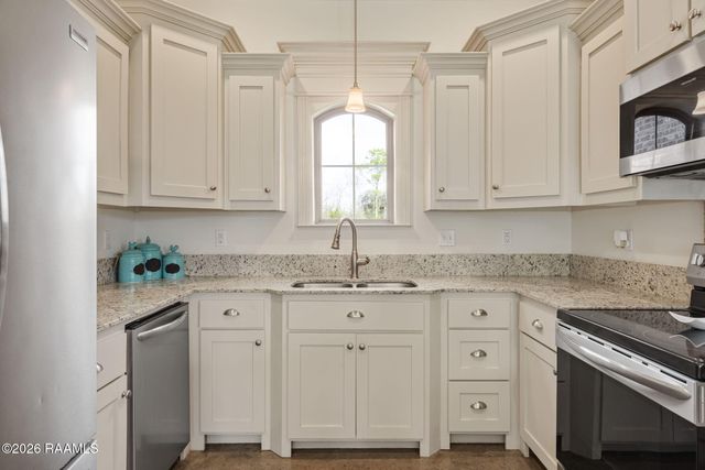 1013 Gloria Kern Drive, Breaux Bridge, LA 70517