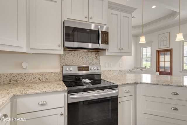 1013 Gloria Kern Drive, Breaux Bridge, LA 70517