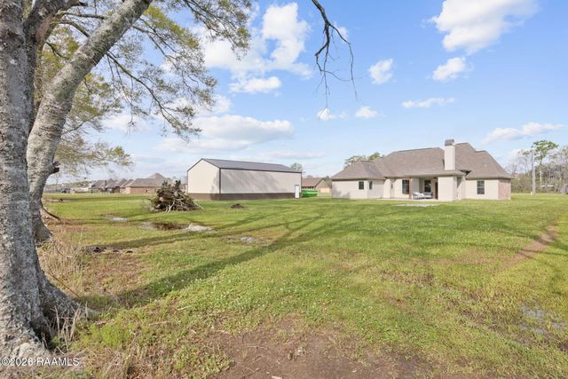 1013 Gloria Kern Drive, Breaux Bridge, LA 70517