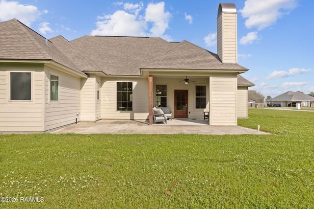 1013 Gloria Kern Drive, Breaux Bridge, LA 70517