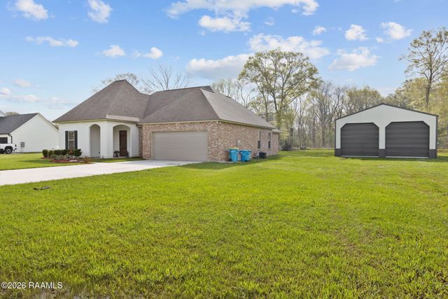 1013 Gloria Kern Drive, Breaux Bridge, LA 70517