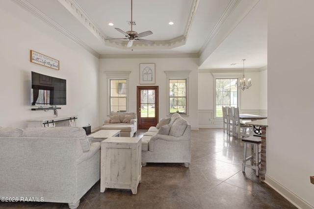 1013 Gloria Kern Drive, Breaux Bridge, LA 70517