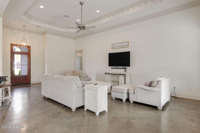 1013 Gloria Kern Drive, Breaux Bridge, LA 70517