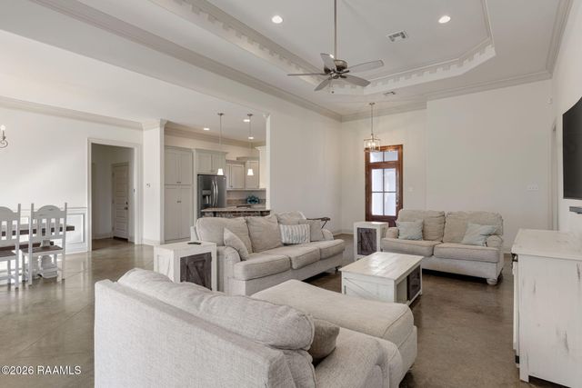 1013 Gloria Kern Drive, Breaux Bridge, LA 70517