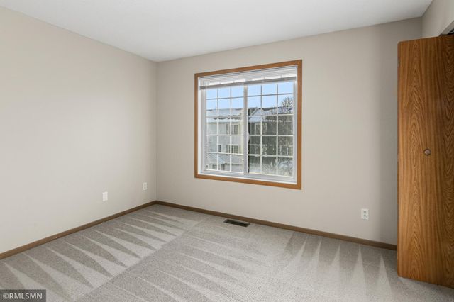 15512 Flyboat Lane 162, Apple Valley, MN 55124