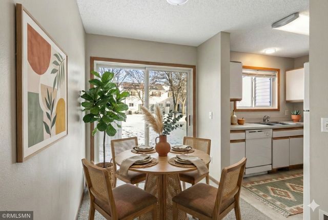 15512 Flyboat Lane 162, Apple Valley, MN 55124