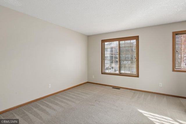 15512 Flyboat Lane 162, Apple Valley, MN 55124