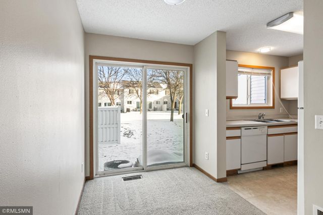 15512 Flyboat Lane 162, Apple Valley, MN 55124