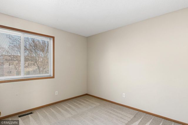 15512 Flyboat Lane 162, Apple Valley, MN 55124