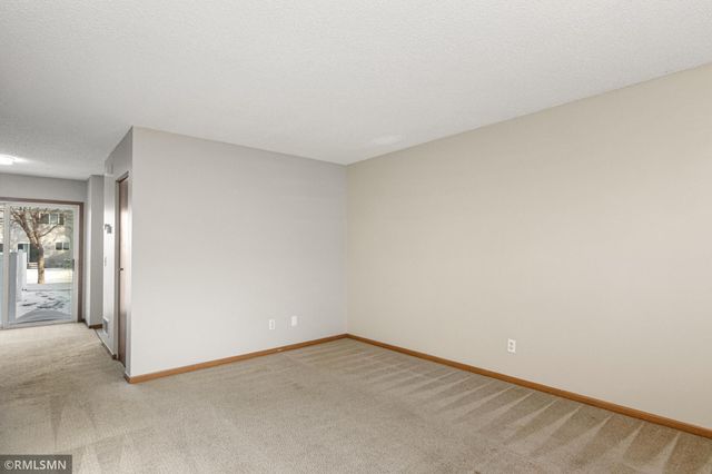 15512 Flyboat Lane 162, Apple Valley, MN 55124