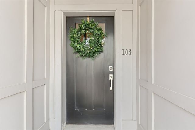 16 Boardman St 105, Boston, MA 02128