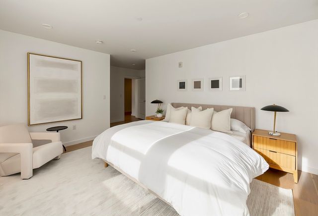 16 Boardman St 105, Boston, MA 02128