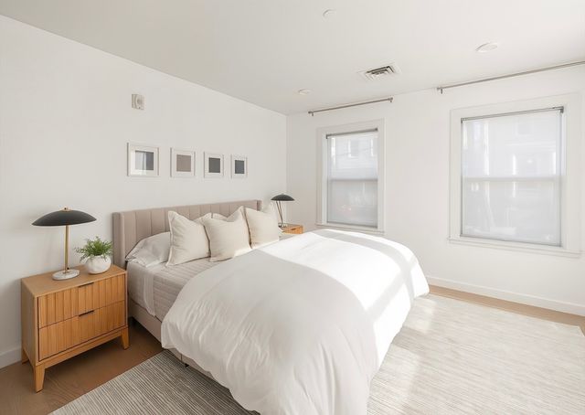 16 Boardman St 105, Boston, MA 02128