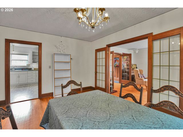 10630 Sw GARDEN PARK Pl, Portland, OR 97223