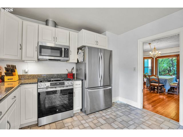 10630 Sw GARDEN PARK Pl, Portland, OR 97223