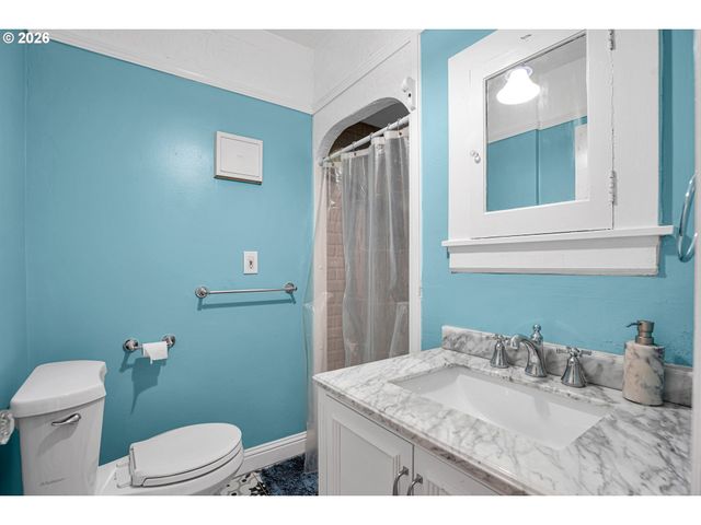 10630 Sw GARDEN PARK Pl, Portland, OR 97223