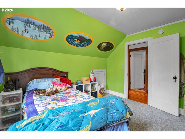 10630 Sw GARDEN PARK Pl, Portland, OR 97223