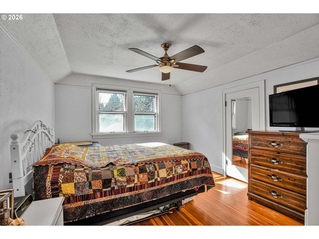 10630 Sw GARDEN PARK Pl, Portland, OR 97223