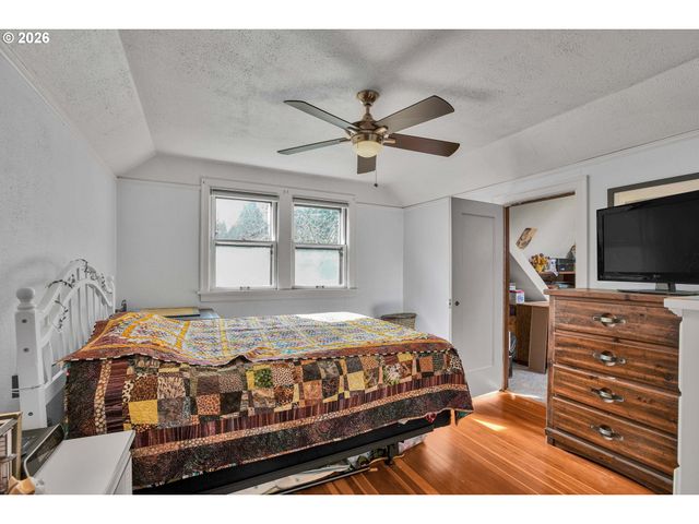 10630 Sw GARDEN PARK Pl, Portland, OR 97223