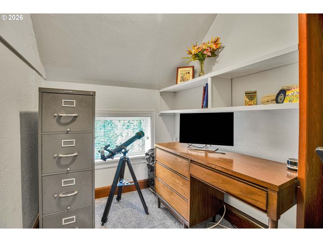 10630 Sw GARDEN PARK Pl, Portland, OR 97223