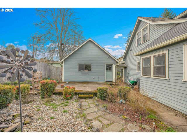 10630 Sw GARDEN PARK Pl, Portland, OR 97223