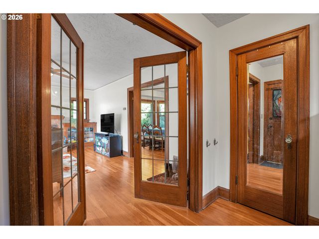 10630 Sw GARDEN PARK Pl, Portland, OR 97223