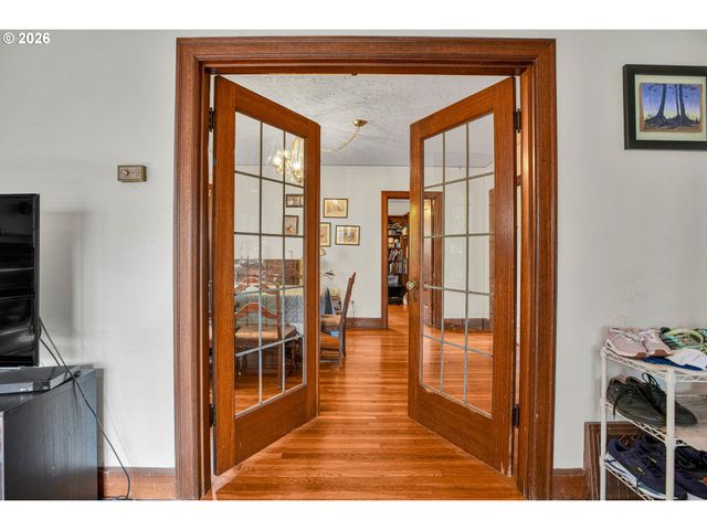 10630 Sw GARDEN PARK Pl, Portland, OR 97223