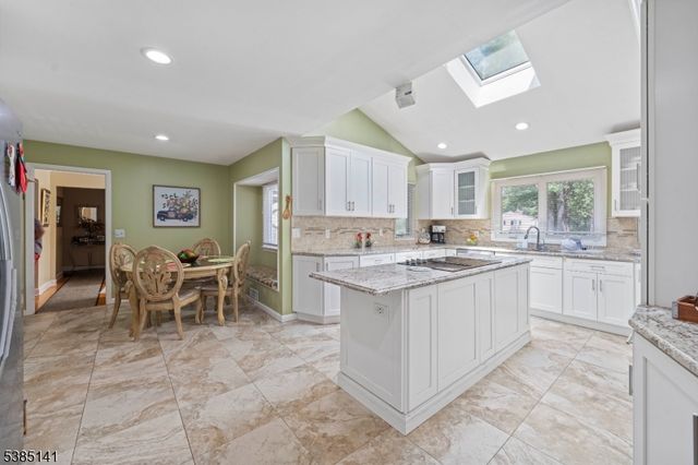 220 Horseshoe Rd, Berkeley Heights Twp., NJ 07922