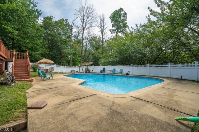 220 Horseshoe Rd, Berkeley Heights Twp., NJ 07922