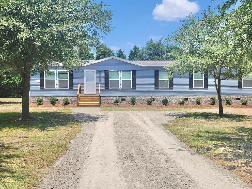2001 Warren's Loop, Marion, SC 29571 — exterior