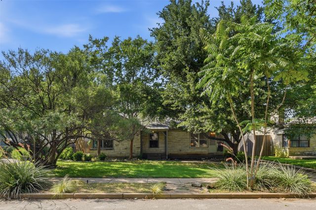 2307 Lawndale Drive, Dallas, TX 75211
